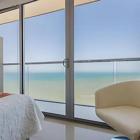 Awesome Oceanfront “morros City” 29th Floor 2r/3br Apartment *